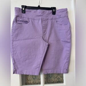 Gloria Vanderbilt Slimming Effects Amanda Bermuda Shorts SIZE 16